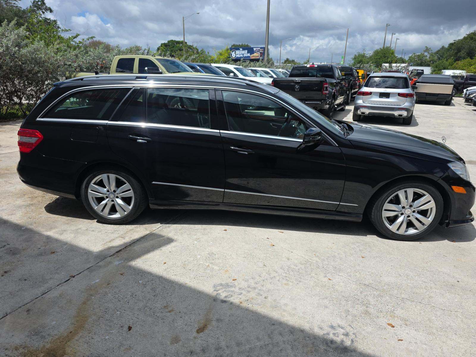 MERCEDES-BENZ E-CLASS - 4