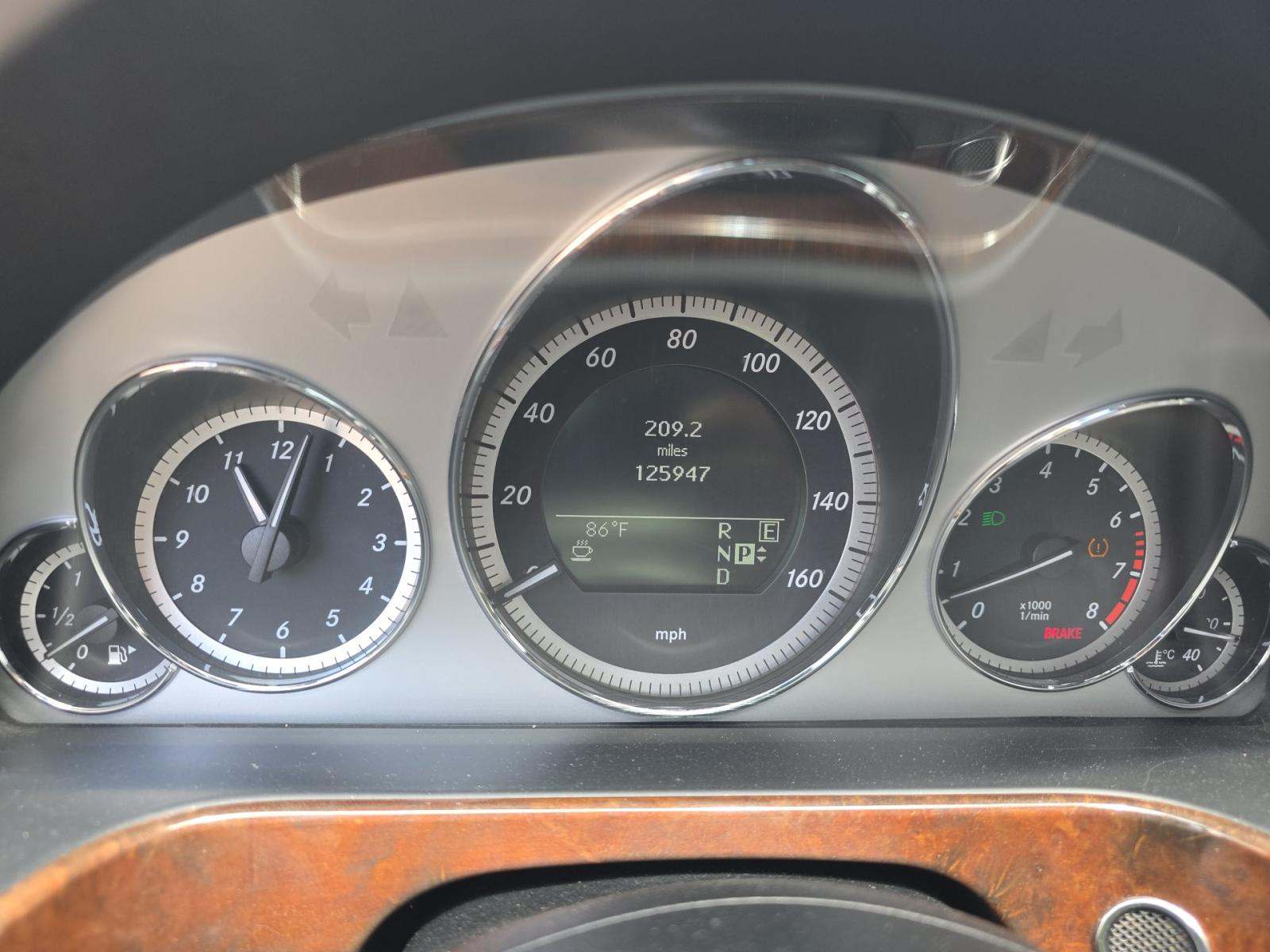 MERCEDES-BENZ E-CLASS - 8