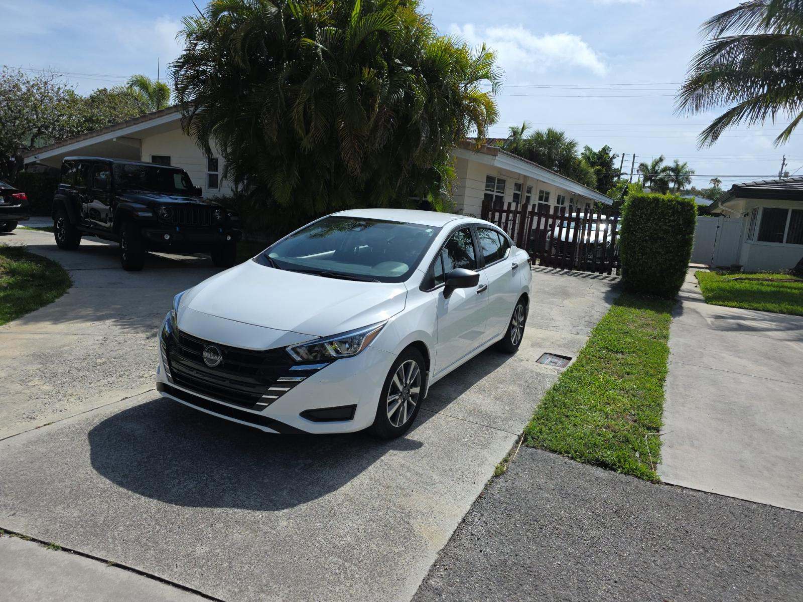 NISSAN VERSA - 1