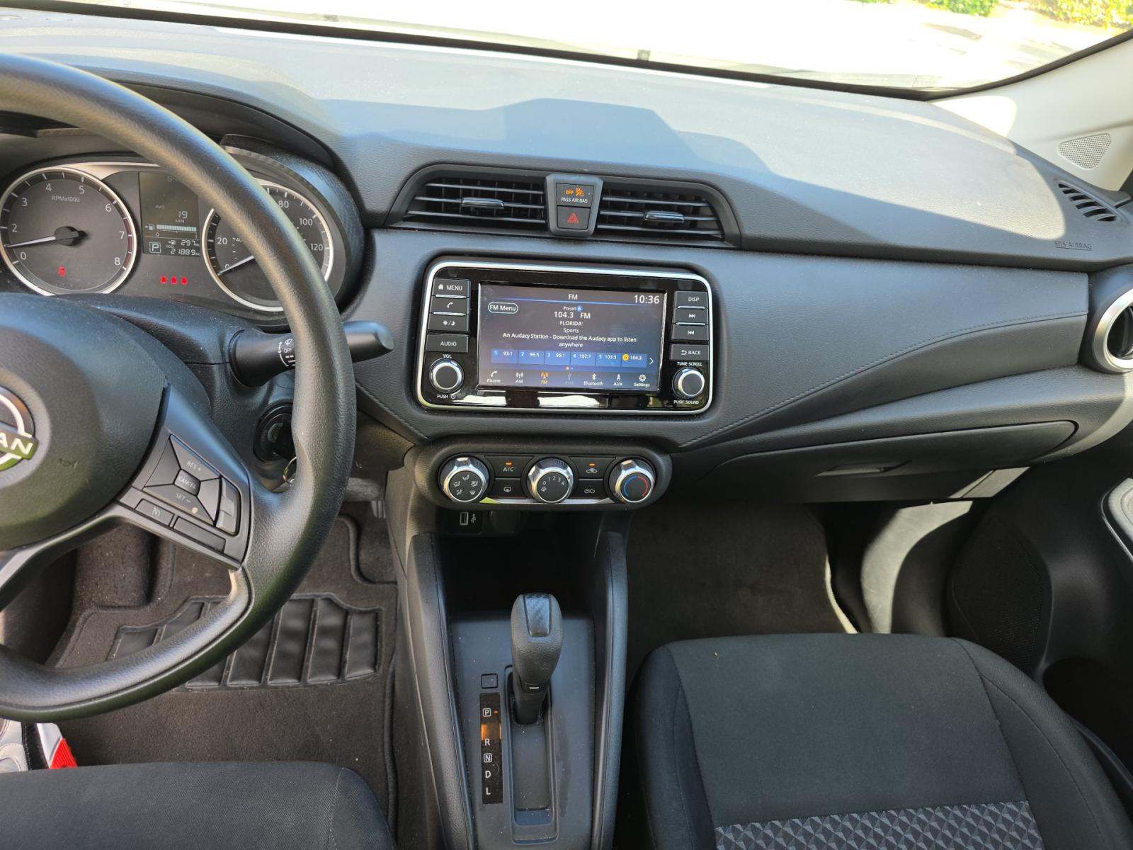 NISSAN VERSA - 10