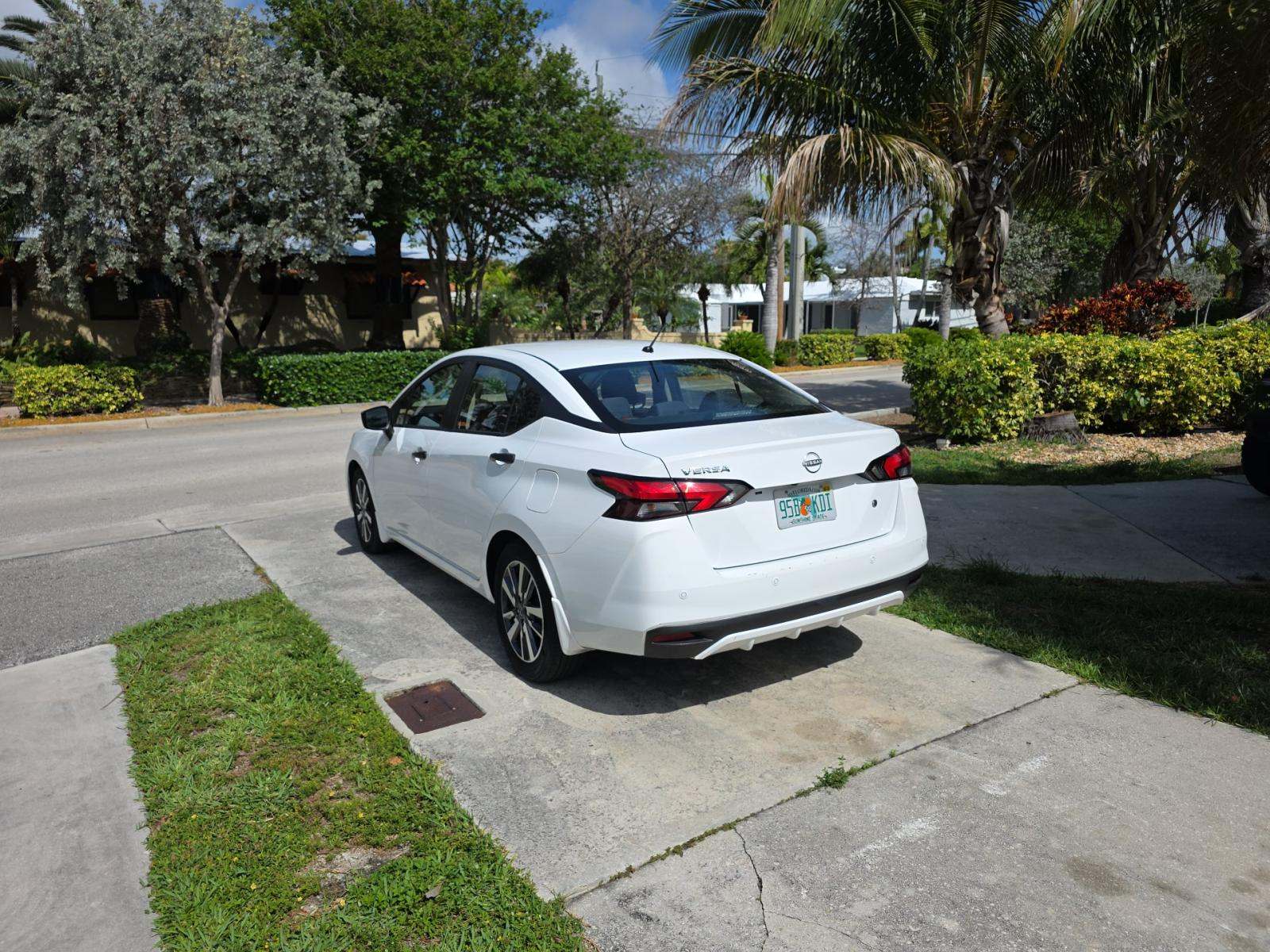 NISSAN VERSA - 2