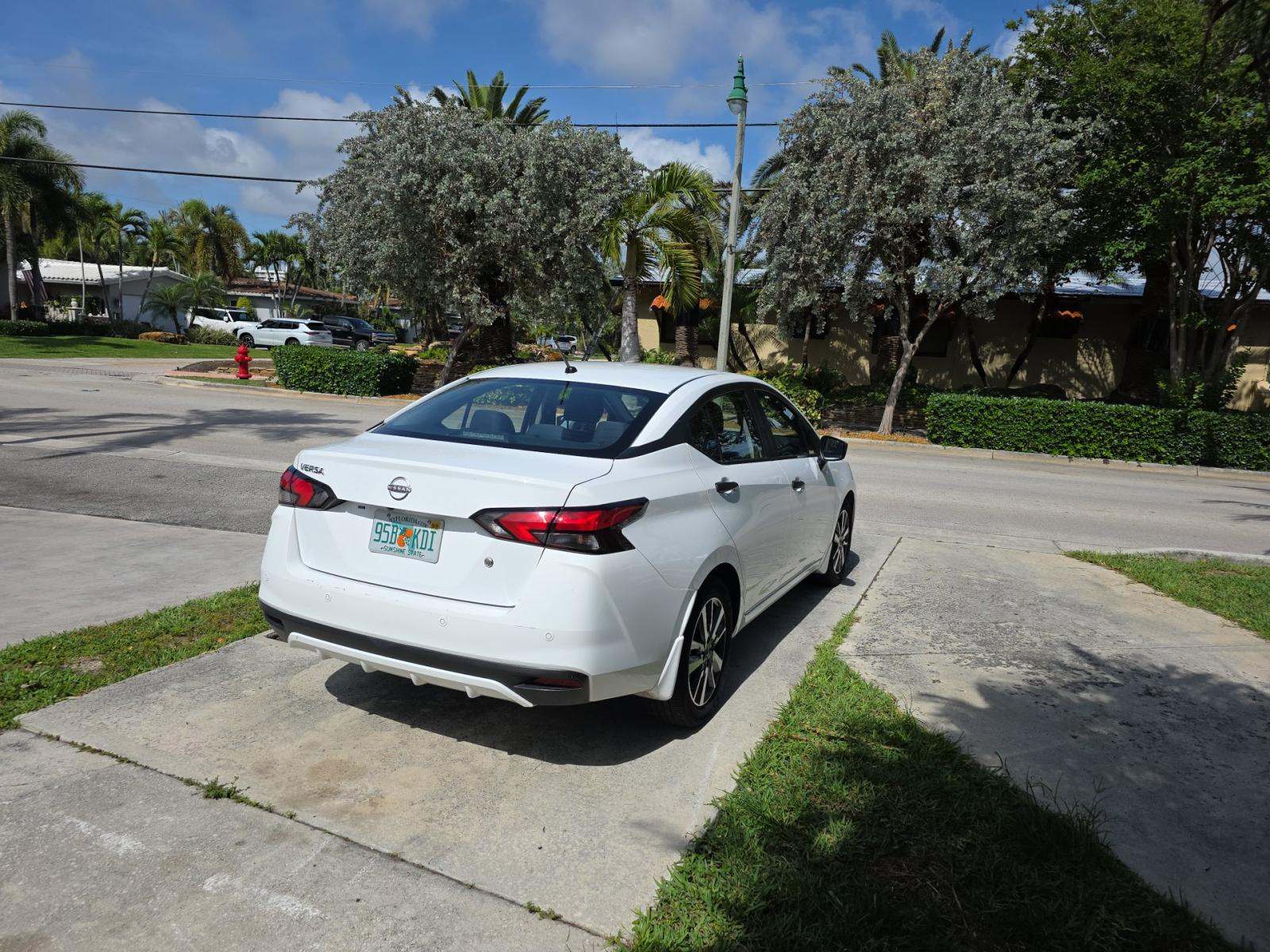 NISSAN VERSA - 3