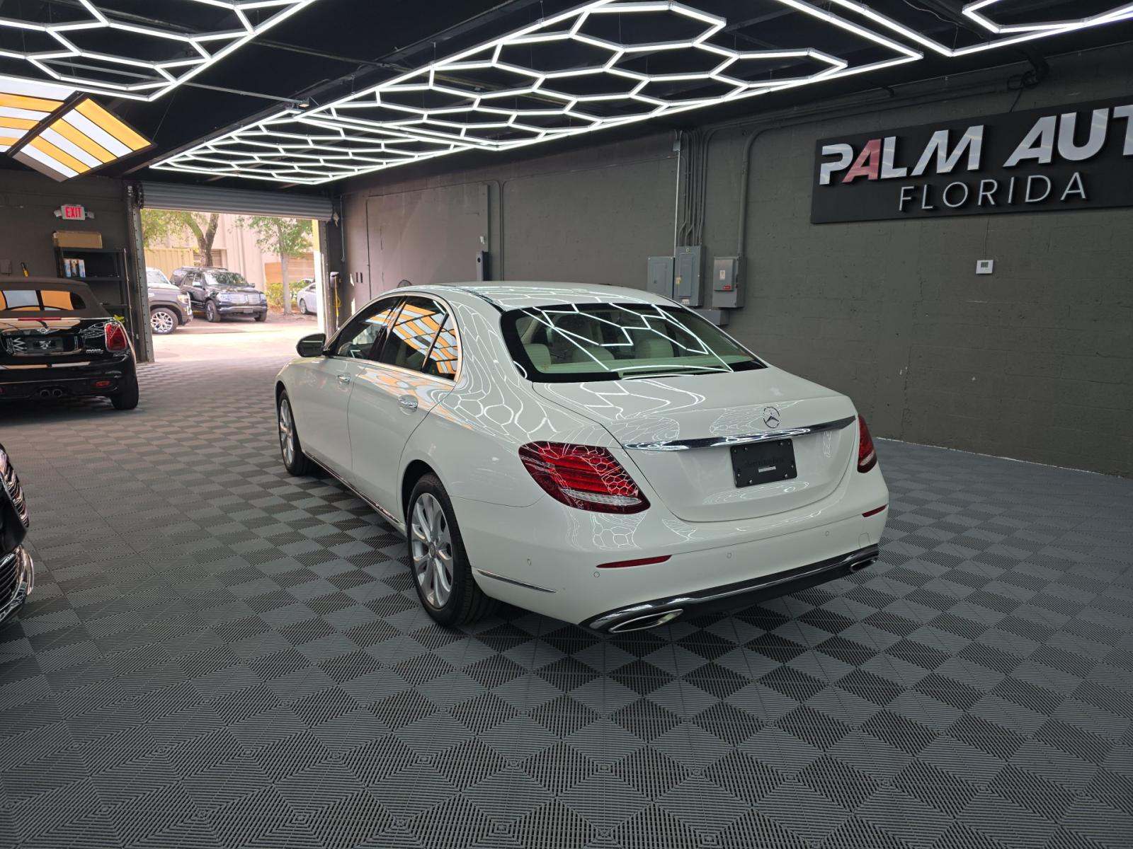 MERCEDES-BENZ E-CLASS - 2