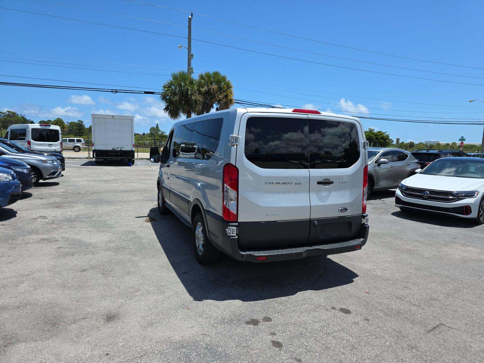 FORD TRANSIT 150 - 2