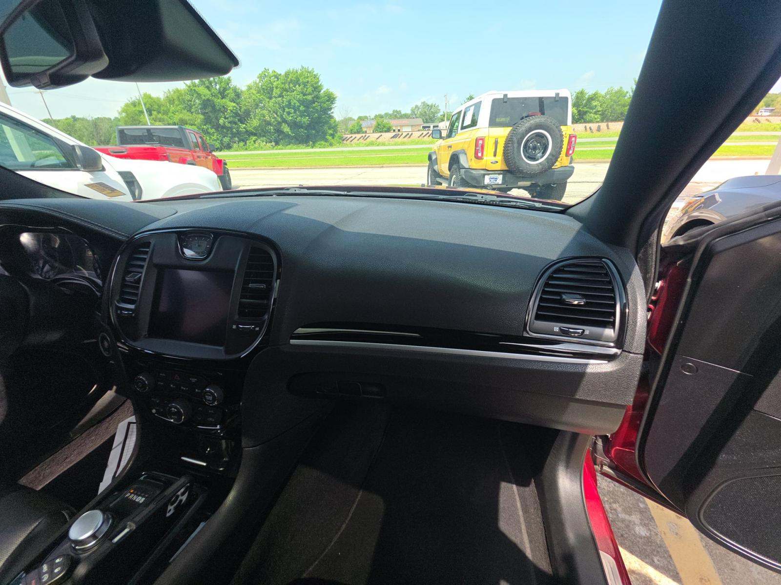 2023 Chrysler 300 300S RWD