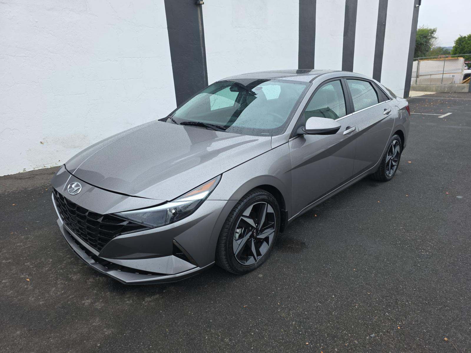 2022 Hyundai Elantra Limited FWD