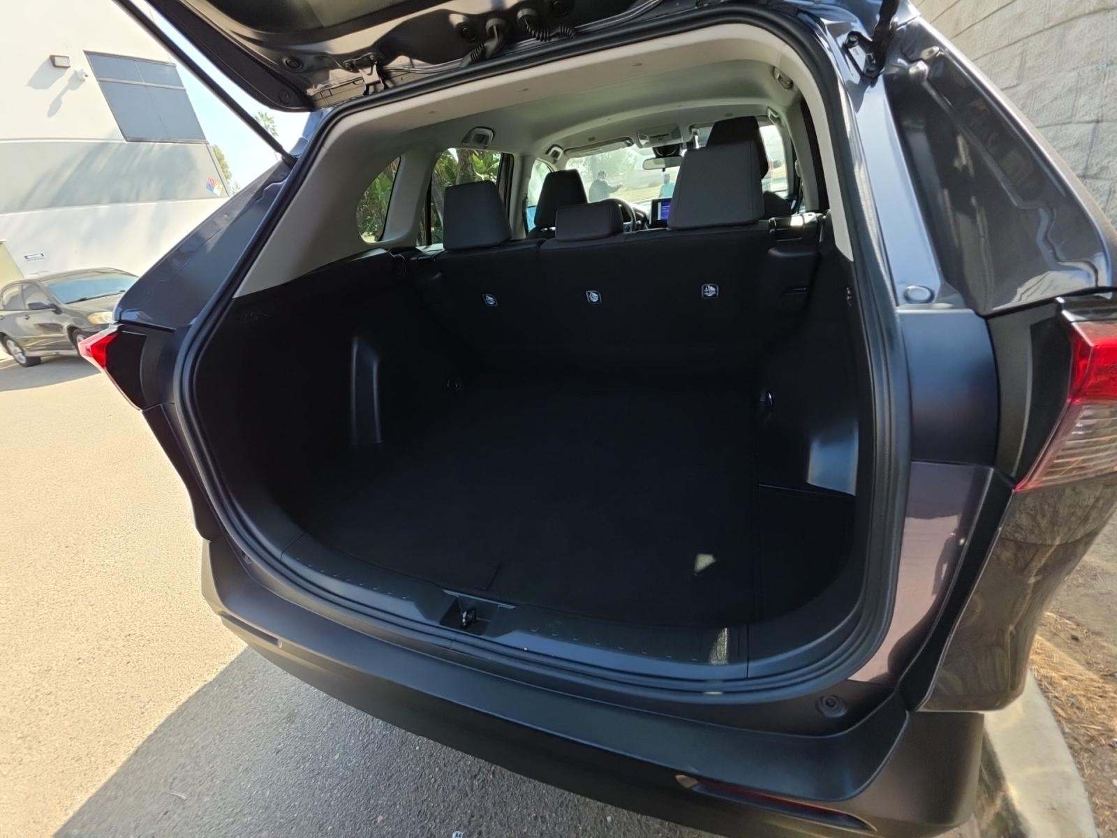 2025 Toyota RAV4 XLE FWD