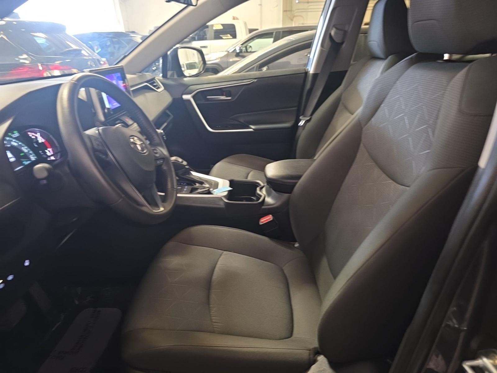 2025 Toyota RAV4 XLE FWD