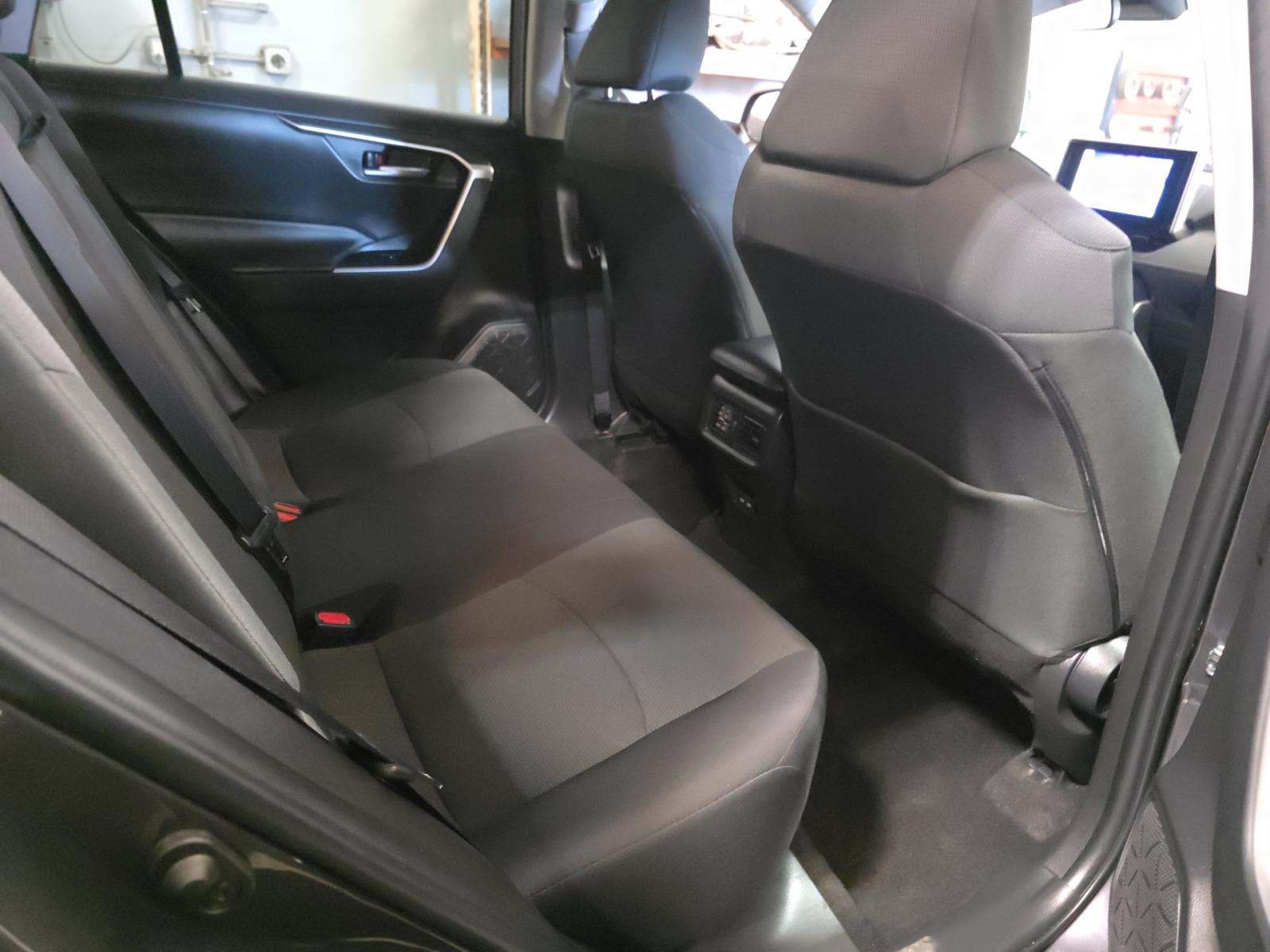 2025 Toyota RAV4 XLE FWD