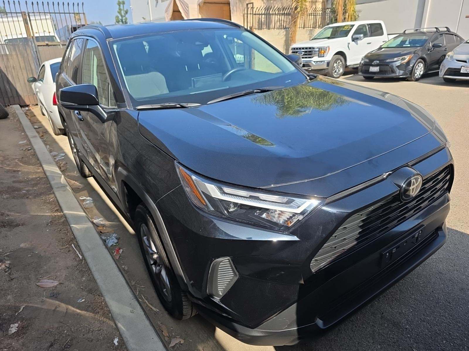 2025 Toyota RAV4 XLE FWD