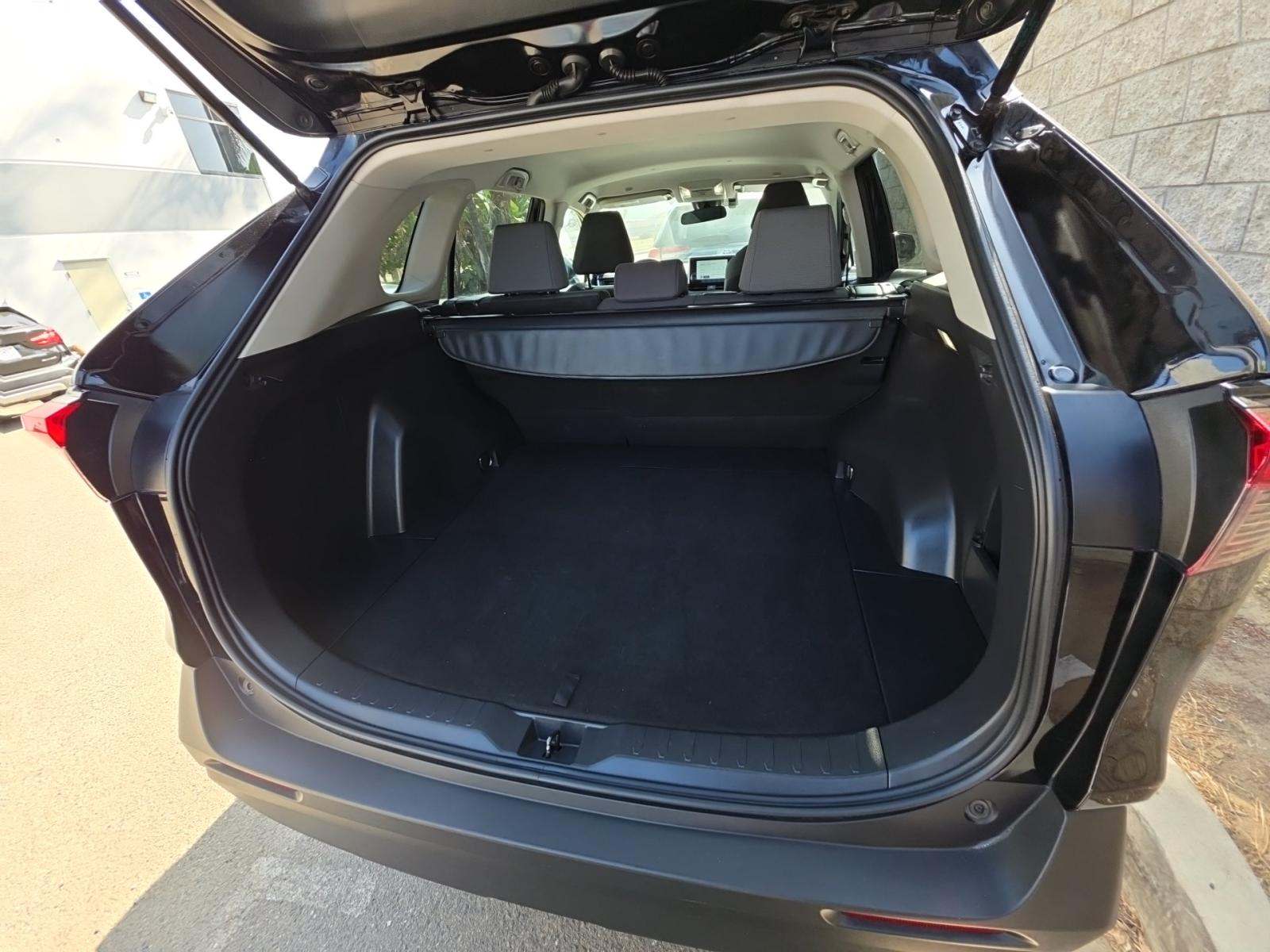 2025 Toyota RAV4 XLE FWD