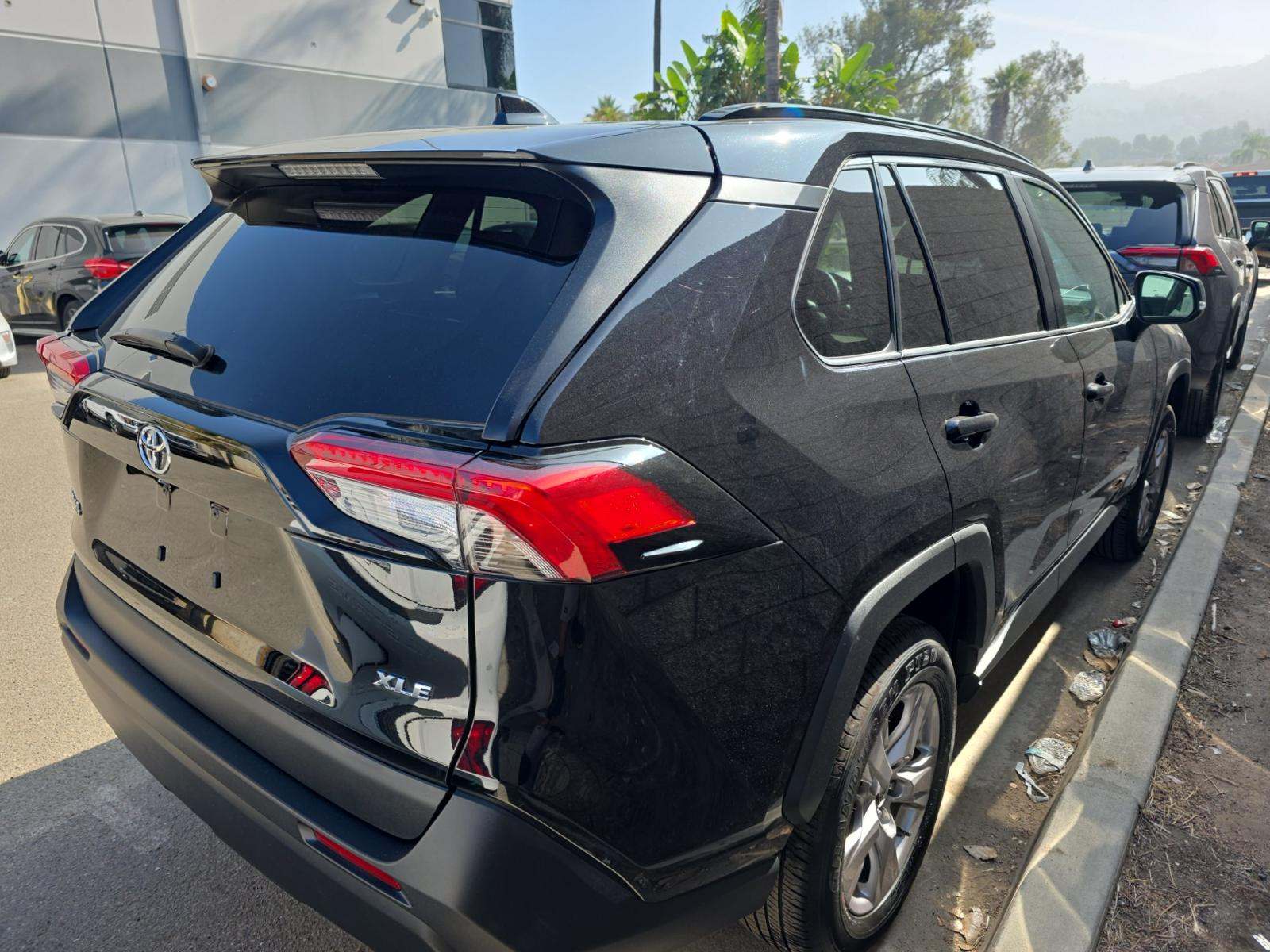 2025 Toyota RAV4 XLE FWD