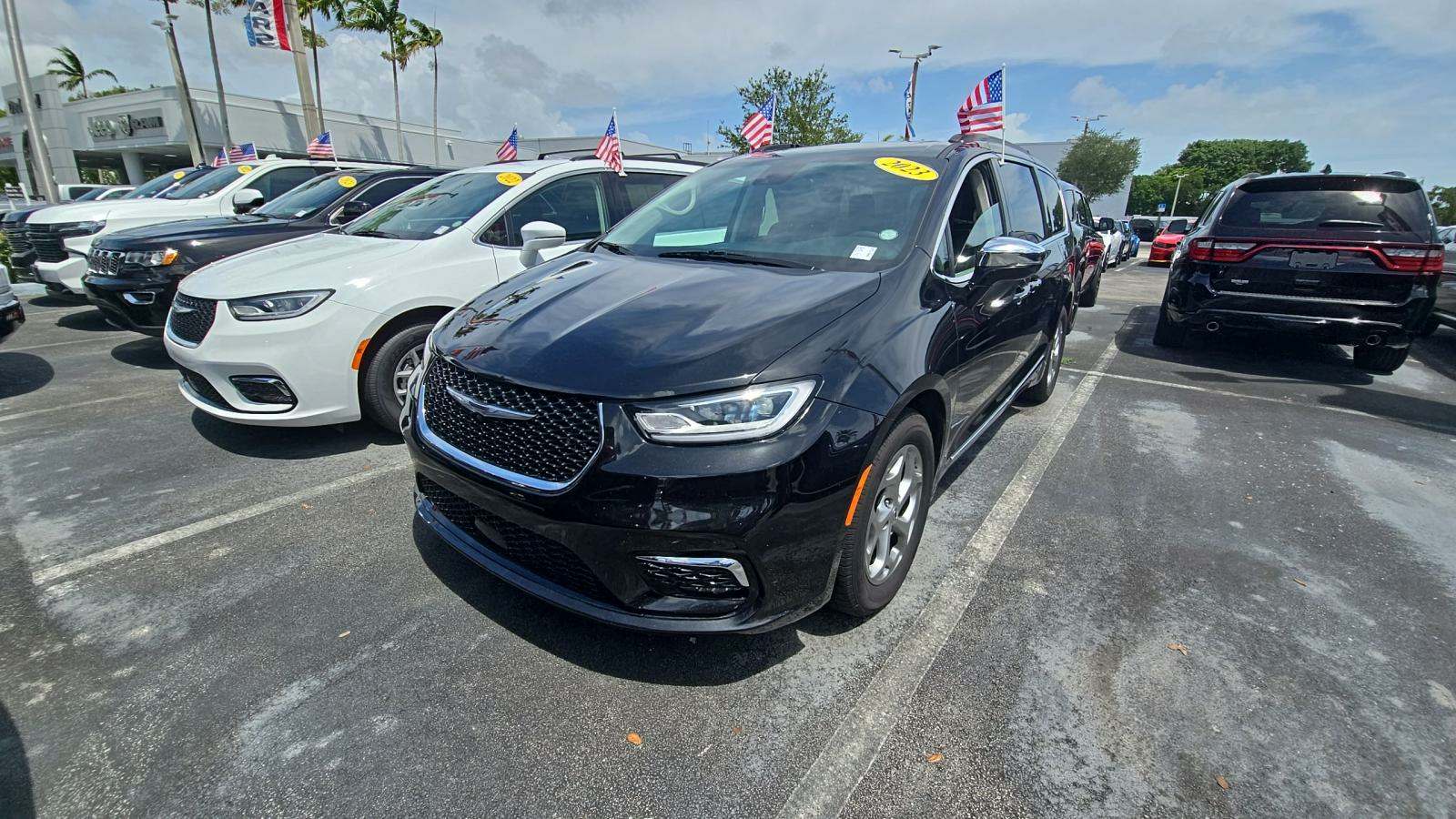 2023 Chrysler Pacifica Limited 121.6