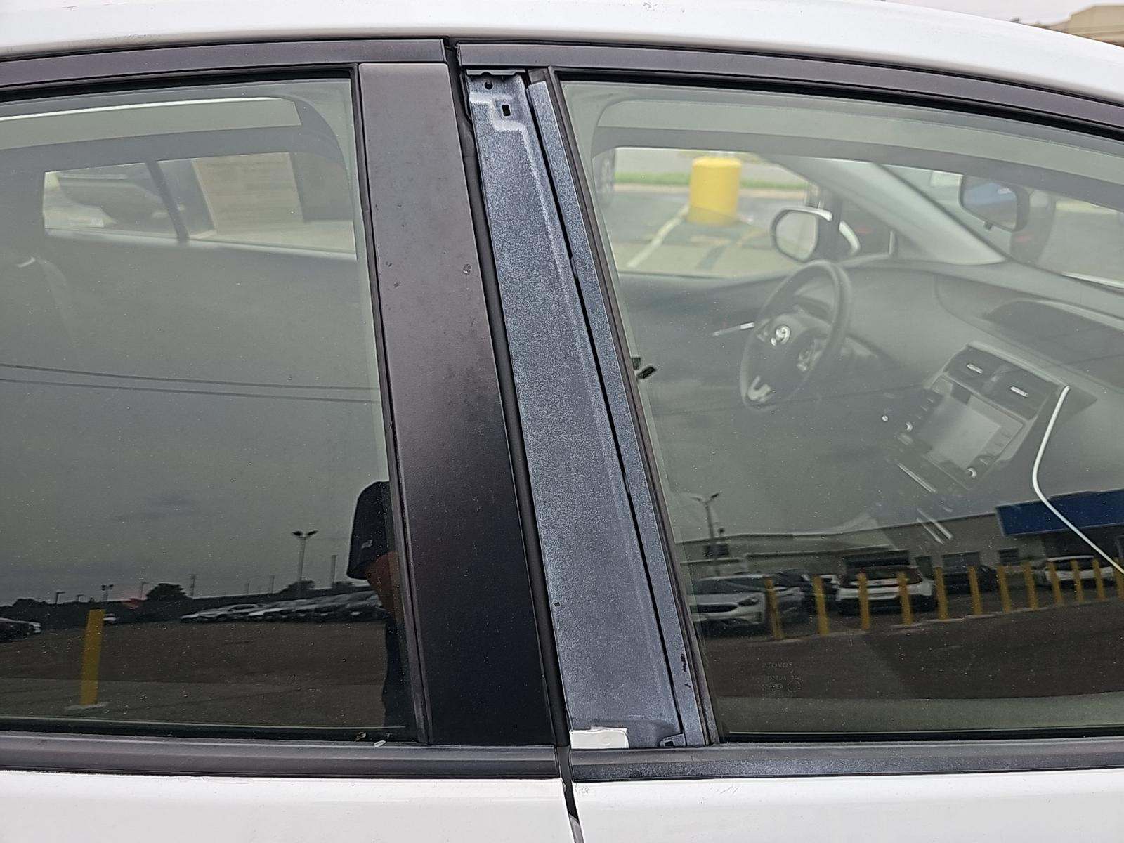 2021 Toyota Prius LE AWD