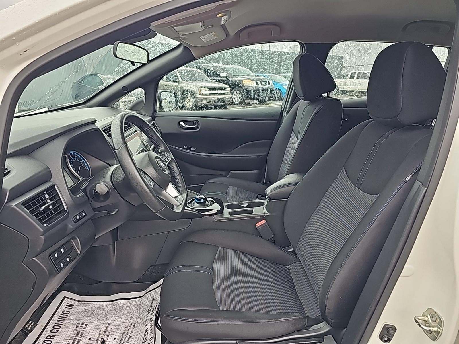 2022 Nissan LEAF SV FWD