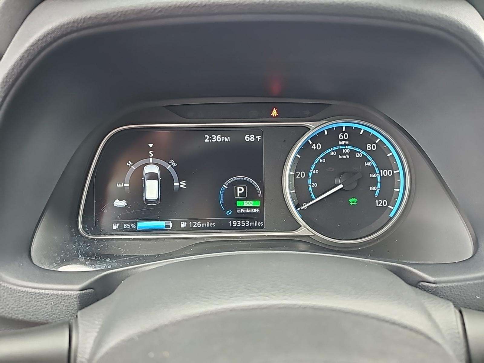 2022 Nissan LEAF SV FWD