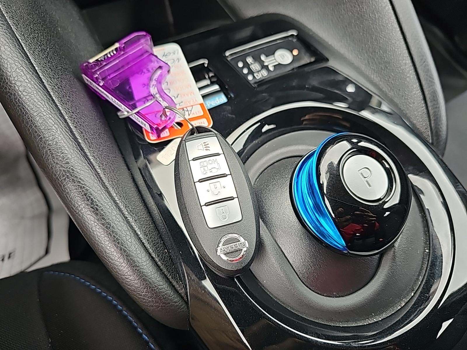2022 Nissan LEAF SV FWD