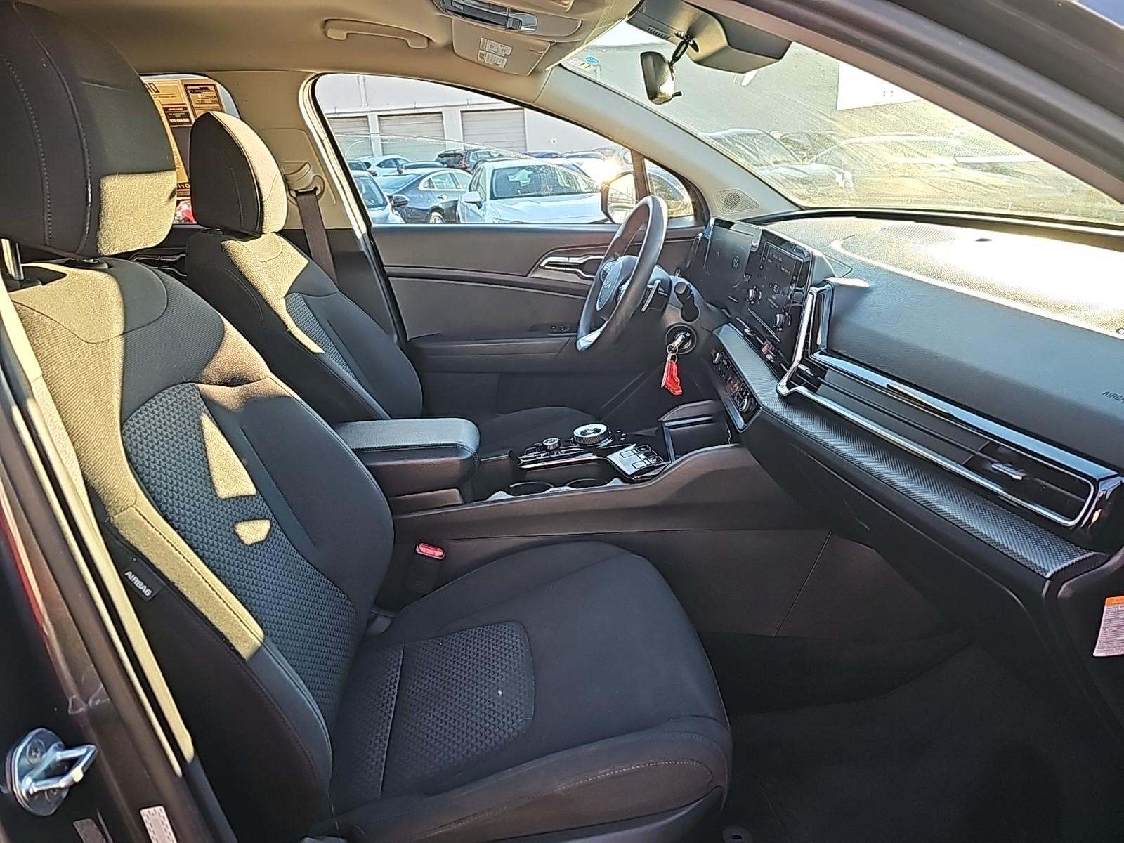 2023 Kia Sportage Hybrid LX AWD