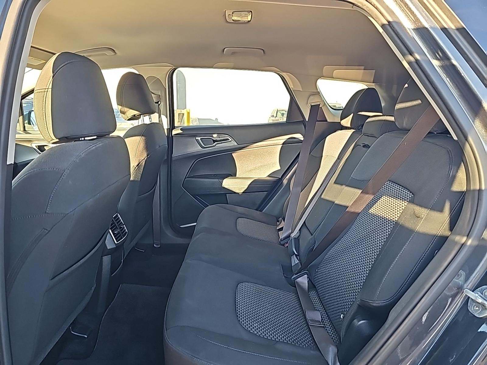 2023 Kia Sportage Hybrid LX AWD