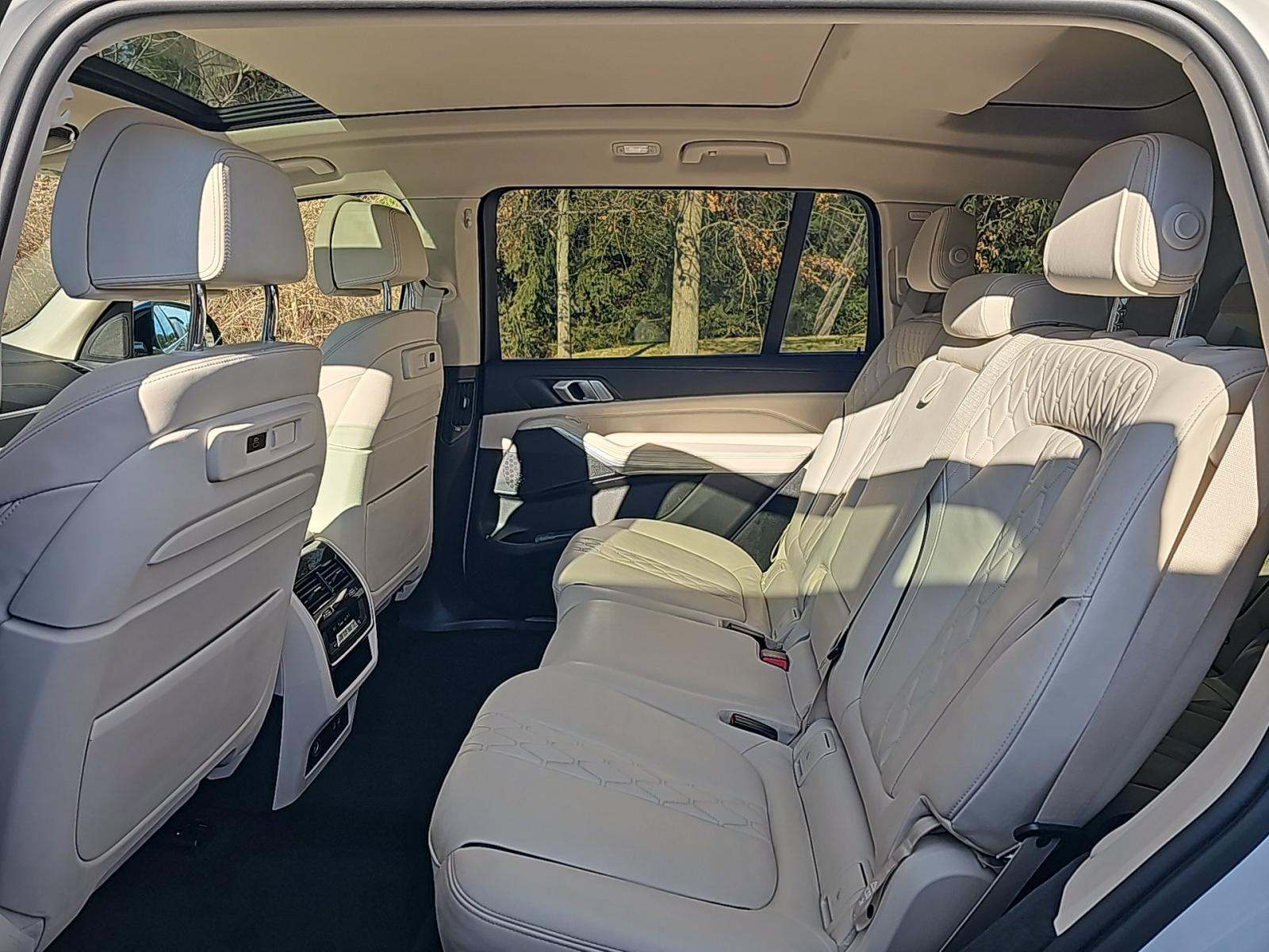 2022 BMW X7 xDrive40i AWD