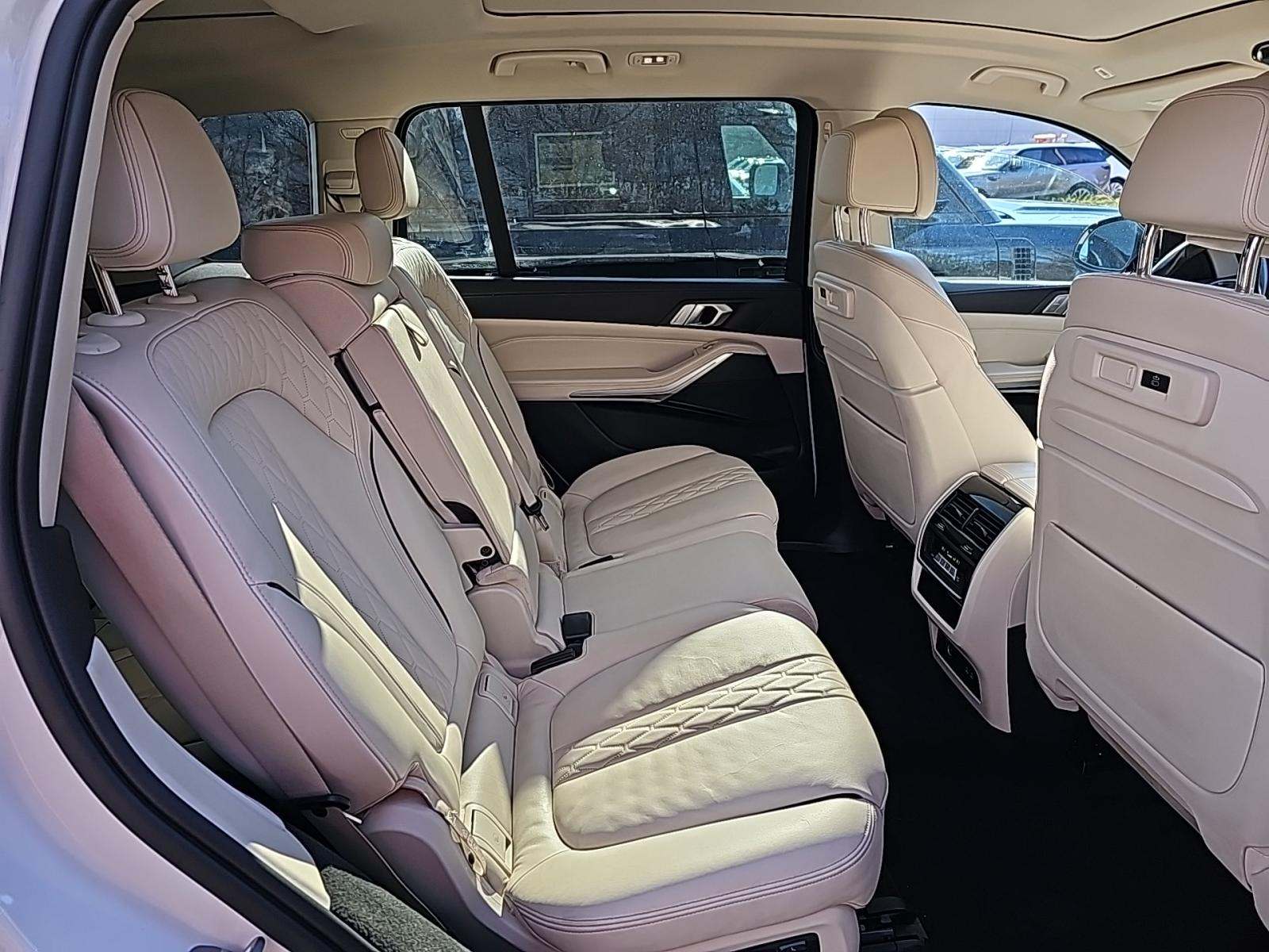 2022 BMW X7 xDrive40i AWD