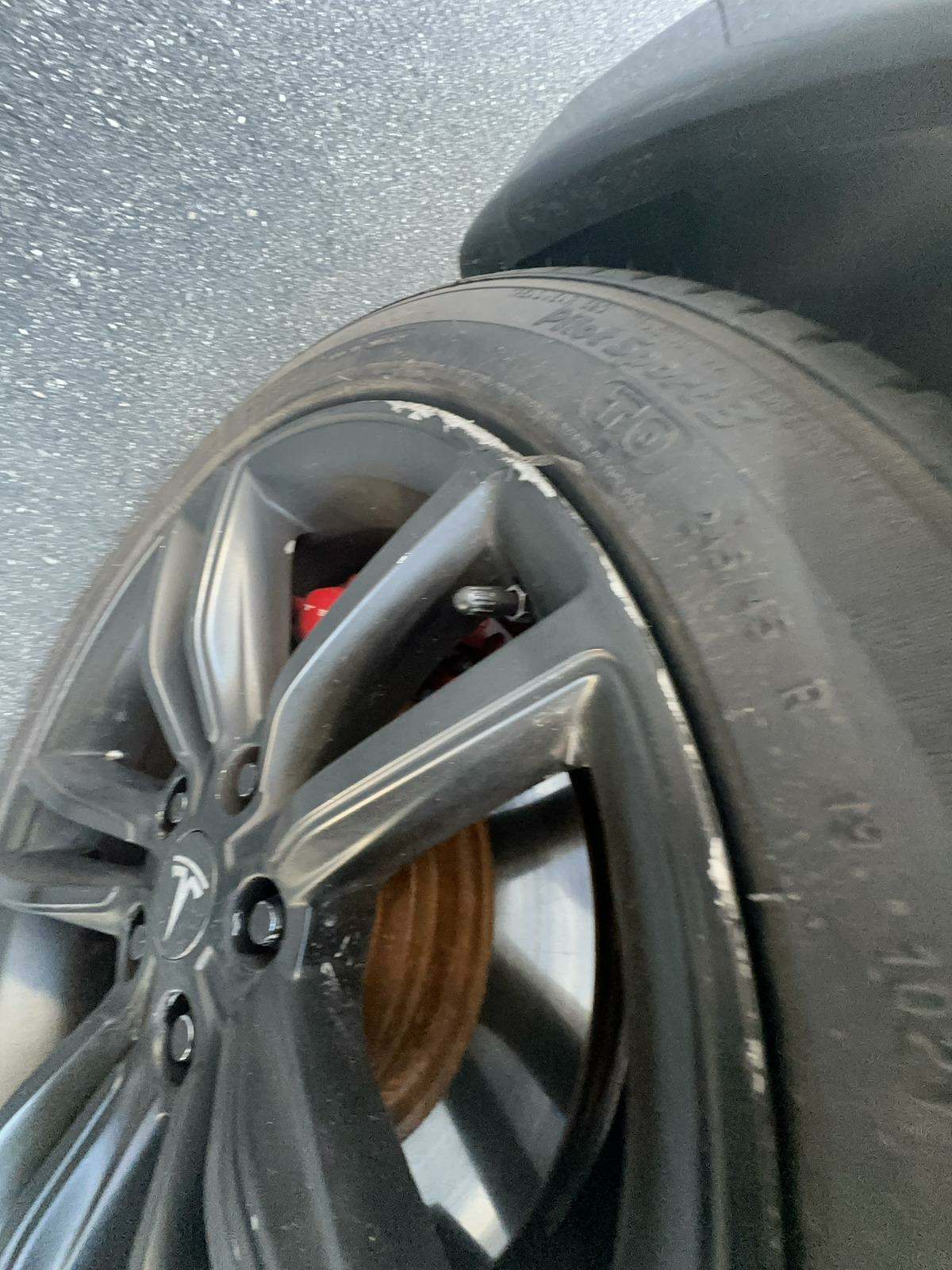 2013 Tesla Model S 4D SEDAN RWD