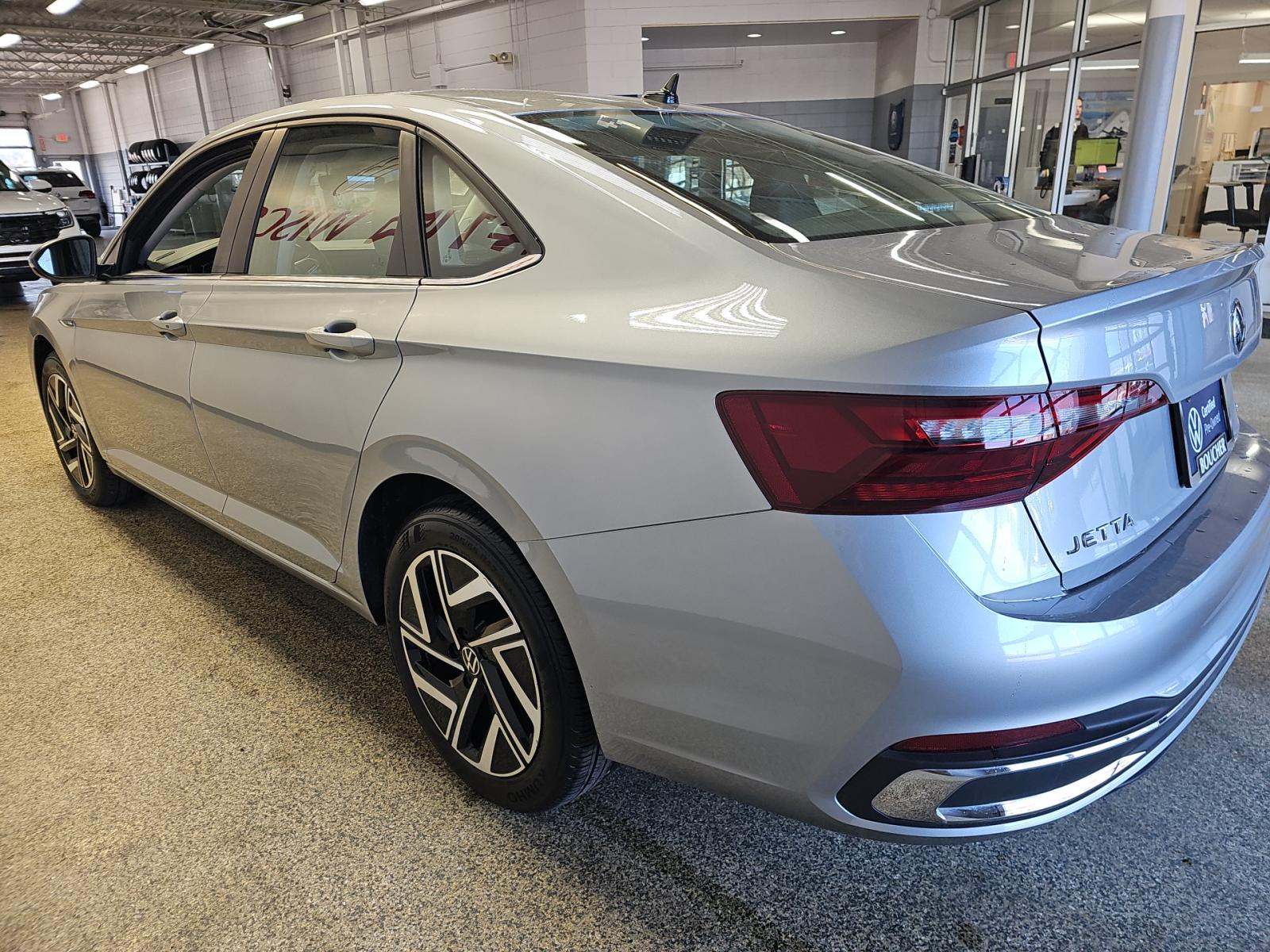 2023 Volkswagen Jetta 1.5T SEL FWD