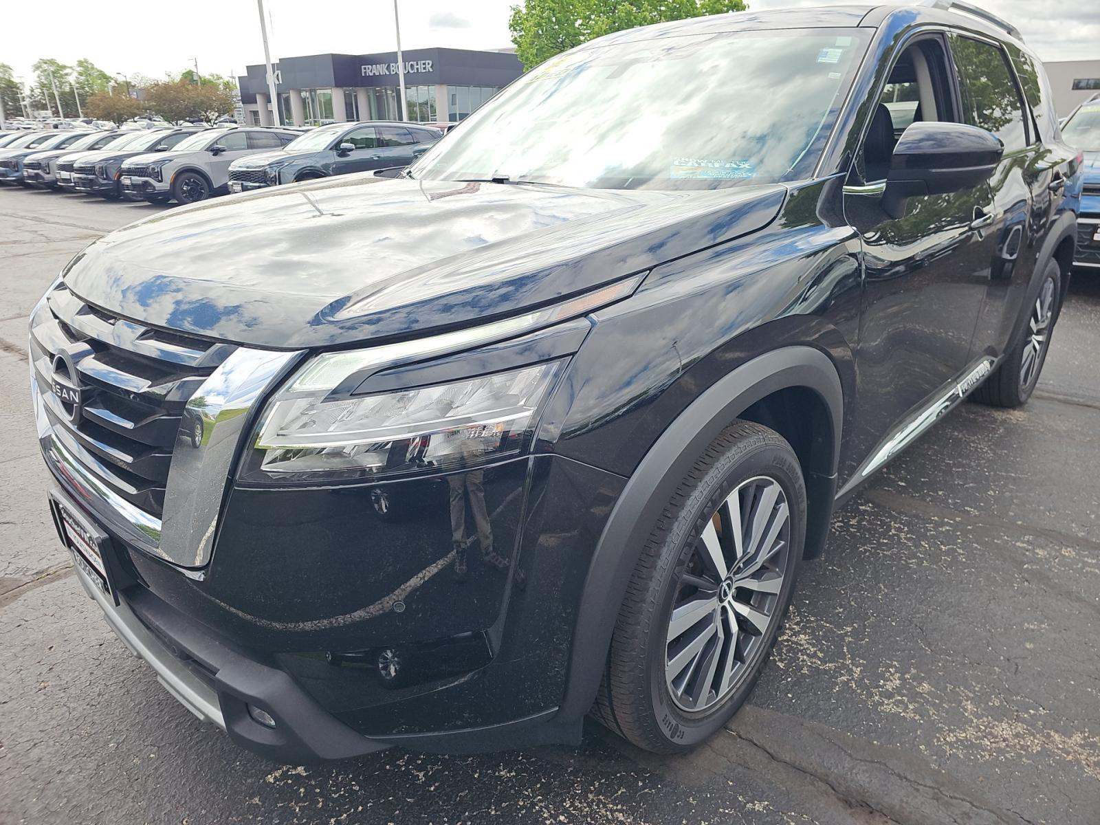 2022 Nissan Pathfinder Platinum AWD