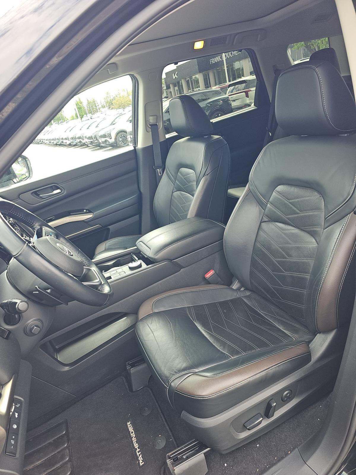 2022 Nissan Pathfinder Platinum AWD