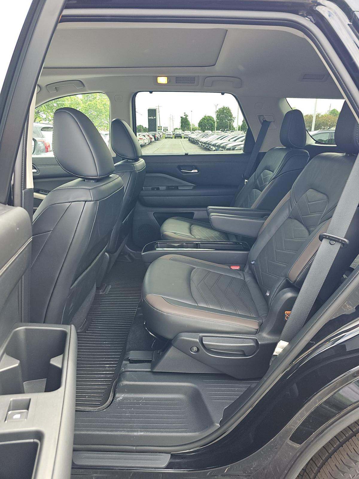 2022 Nissan Pathfinder Platinum AWD