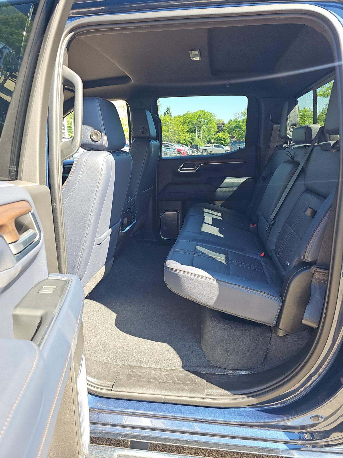 2023 Chevrolet Silverado 1500 High Country AWD