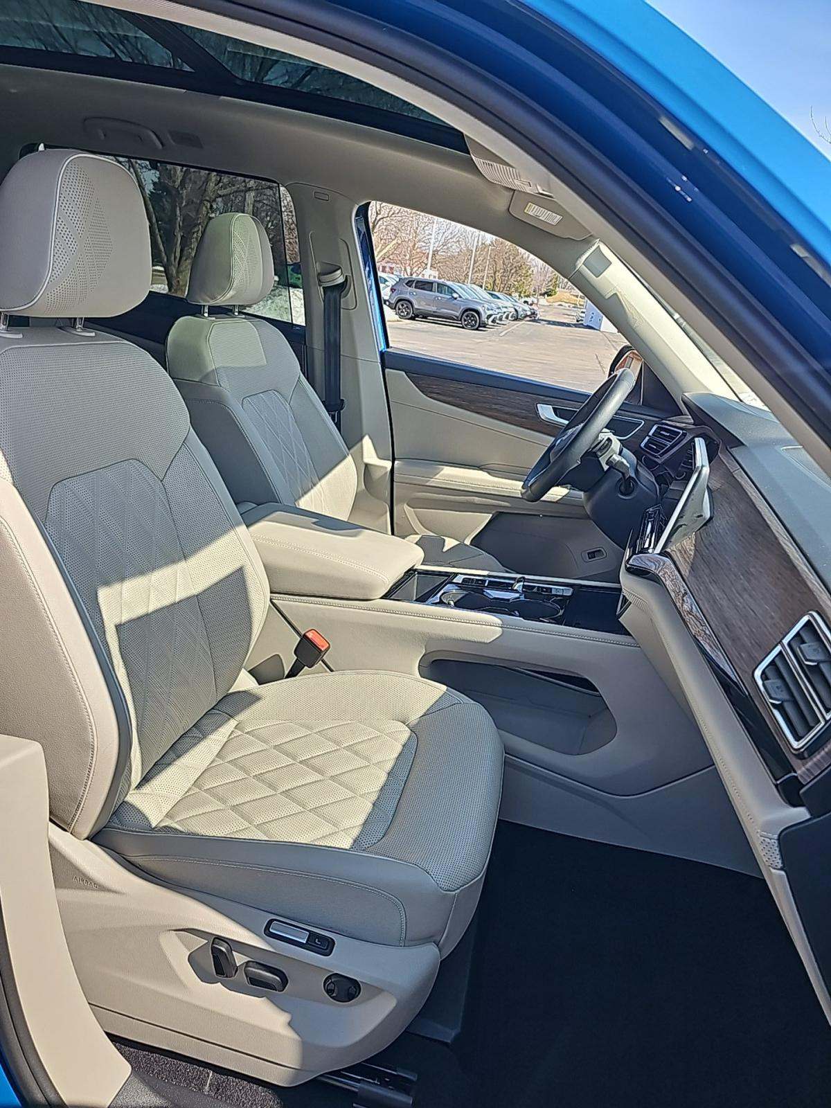 2025 Volkswagen Atlas 2.0T SEL Premium R-Line AWD