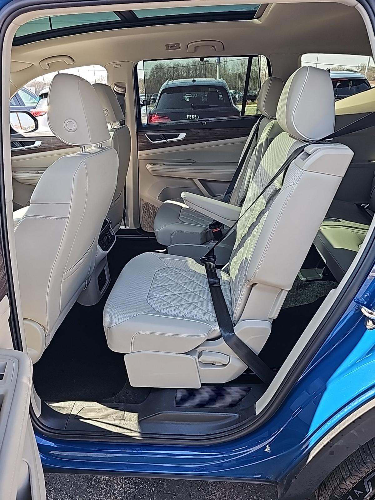 2025 Volkswagen Atlas 2.0T SEL Premium R-Line AWD