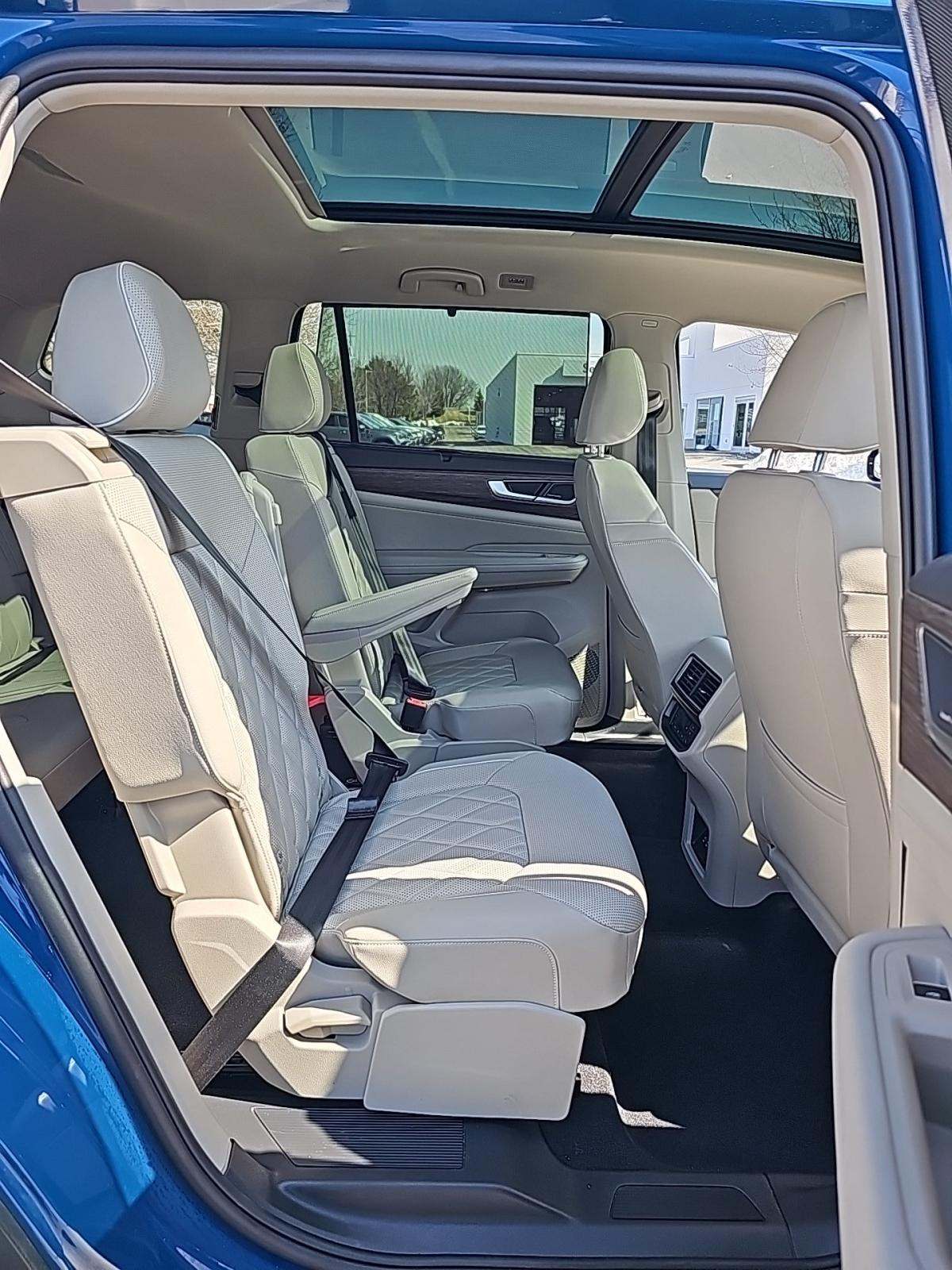 2025 Volkswagen Atlas 2.0T SEL Premium R-Line AWD