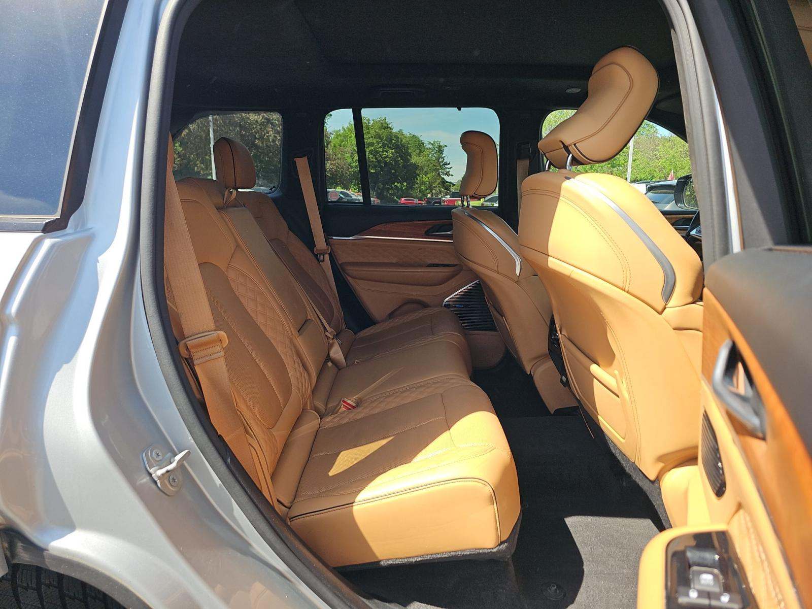 2022 Jeep Grand Cherokee Summit Reserve AWD