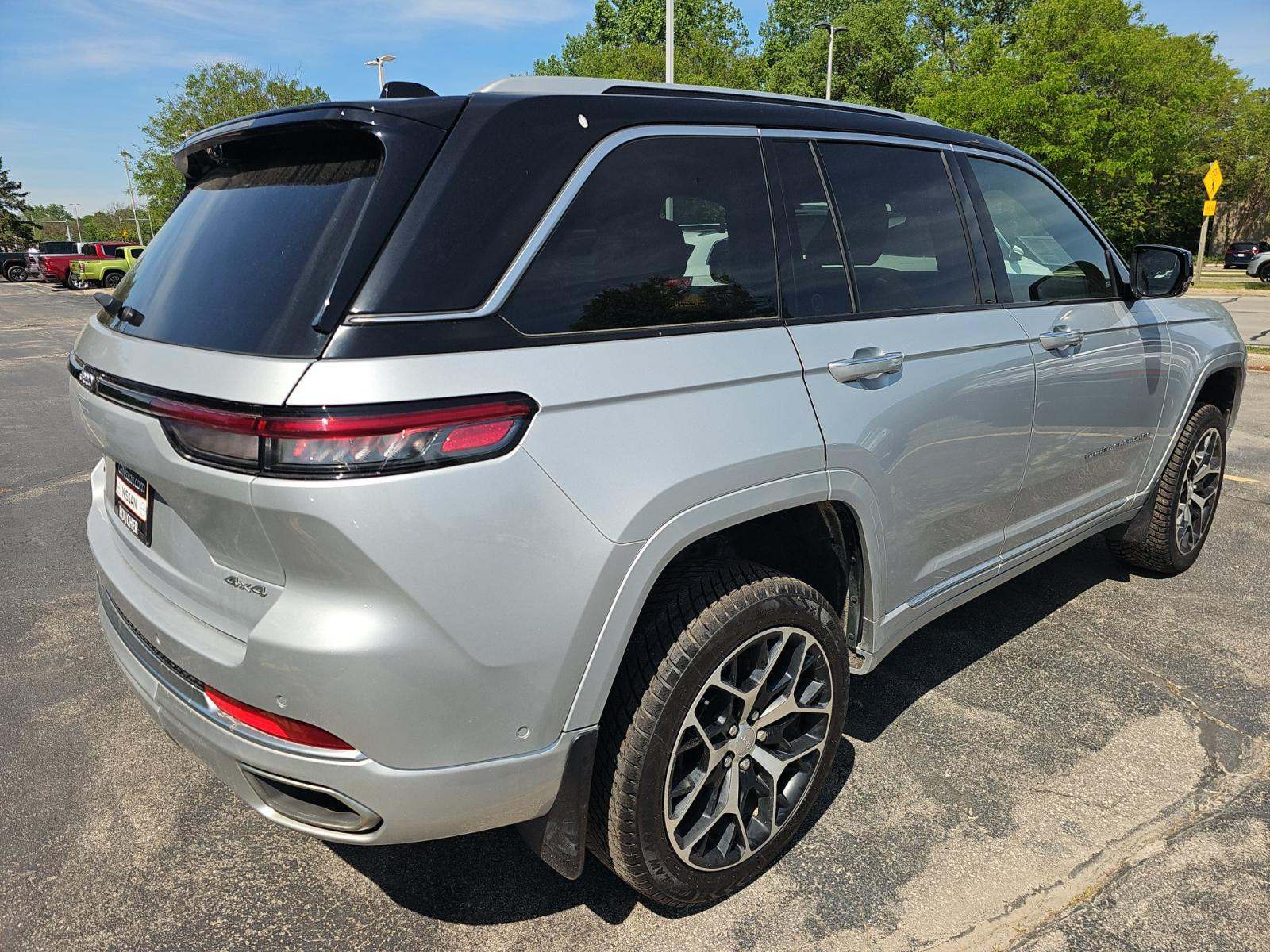 2022 Jeep Grand Cherokee Summit Reserve AWD