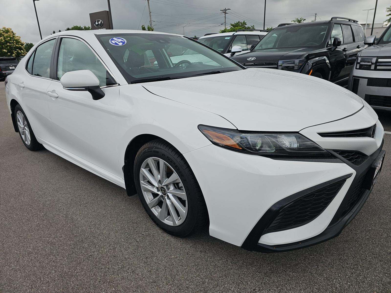2024 Toyota Camry SE FWD