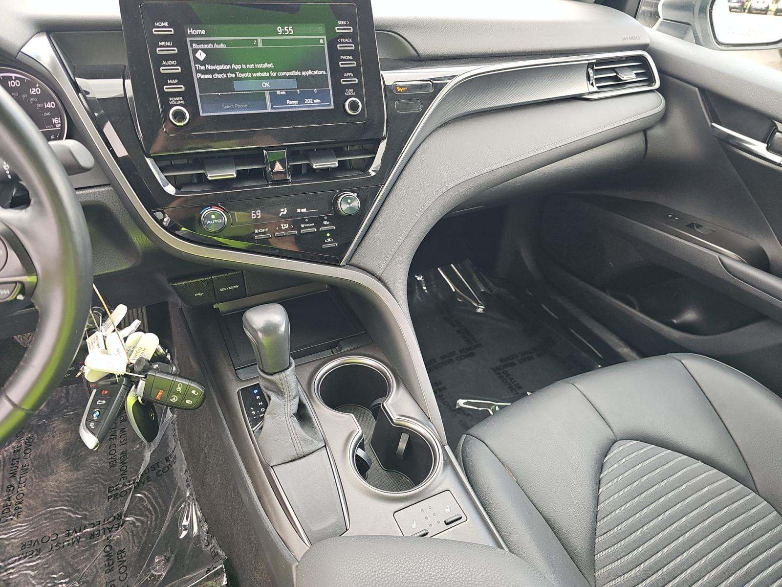 2024 Toyota Camry SE FWD