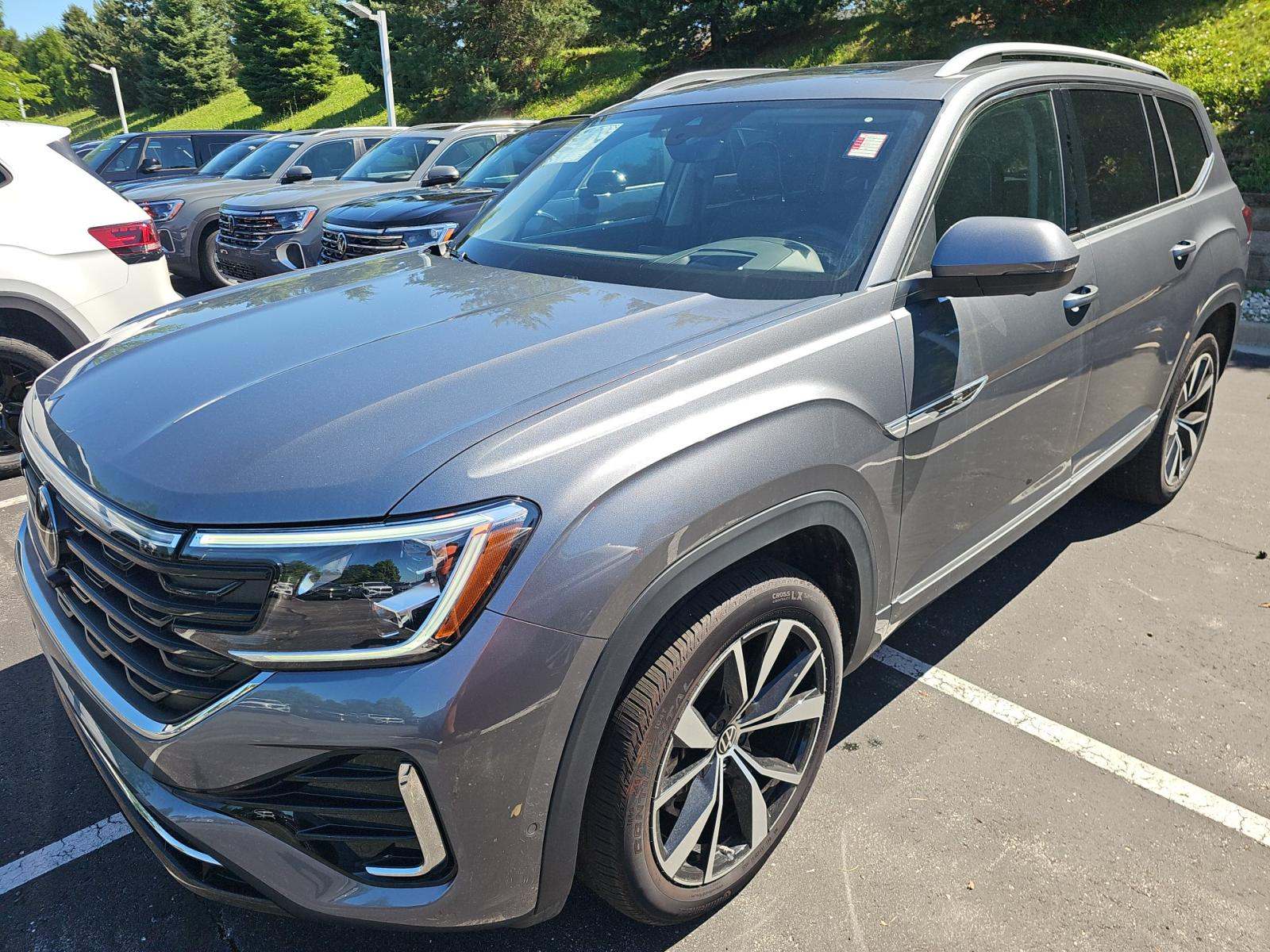 2025 Volkswagen Atlas 2.0T SEL Premium R-Line AWD