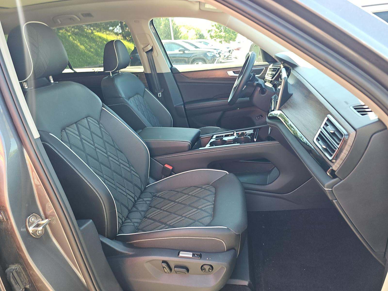 2025 Volkswagen Atlas 2.0T SEL Premium R-Line AWD
