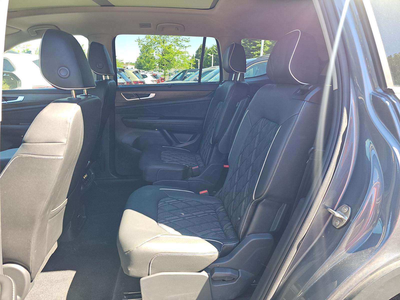2025 Volkswagen Atlas 2.0T SEL Premium R-Line AWD