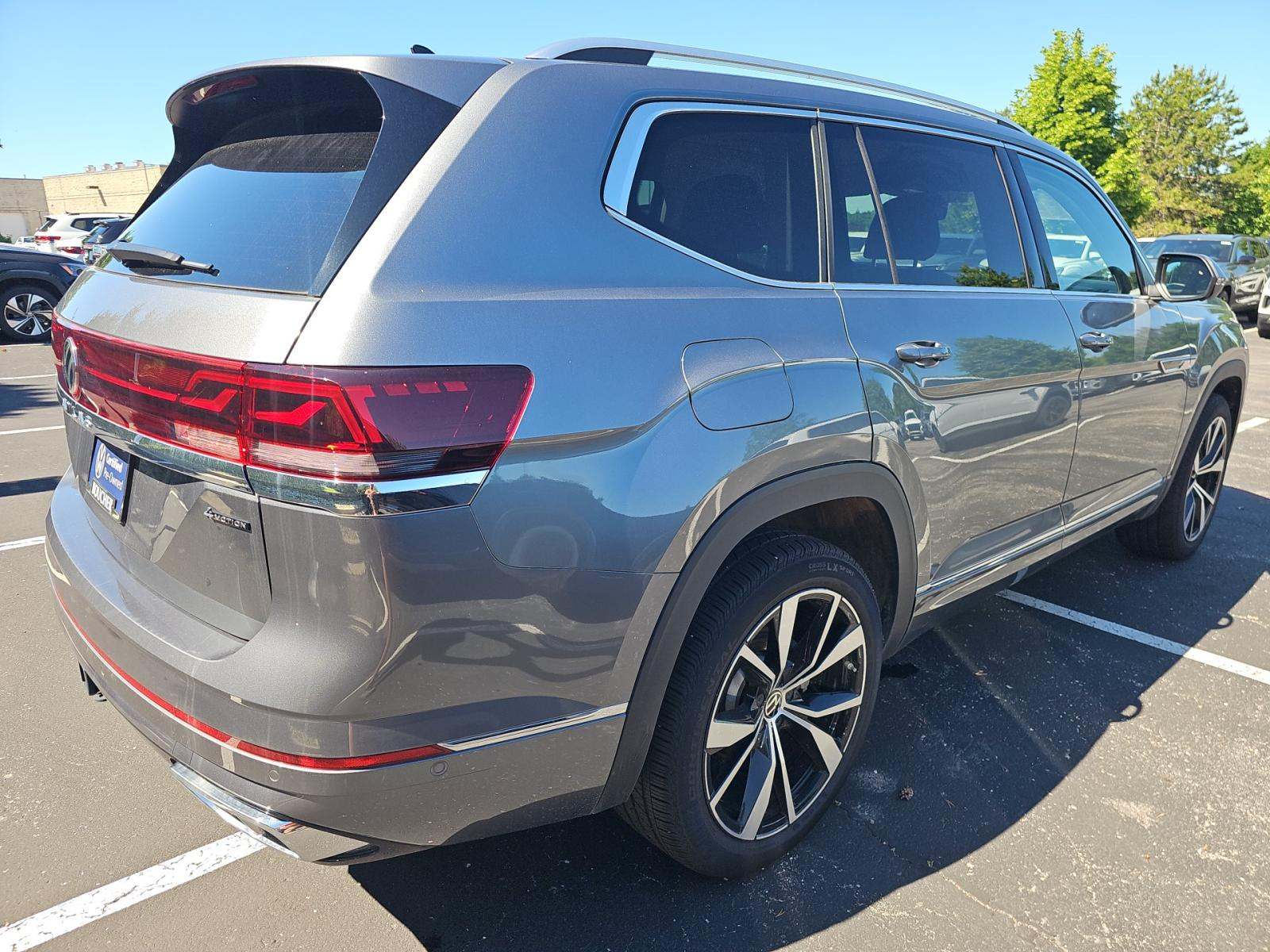2025 Volkswagen Atlas 2.0T SEL Premium R-Line AWD