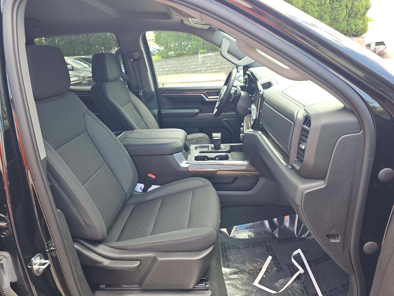 2023 Chevrolet Silverado 1500 RST AWD