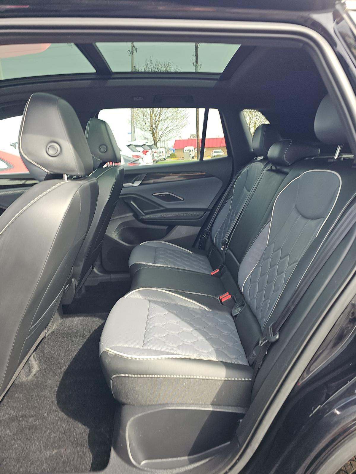 2025 Volkswagen Tiguan 2.0T SEL R-Line AWD