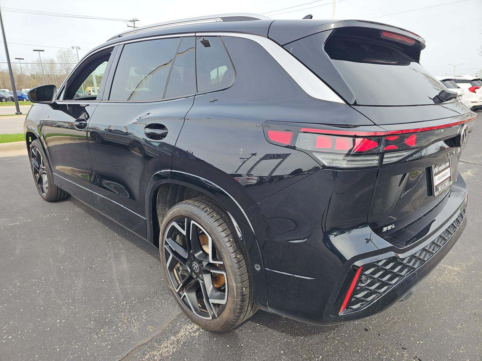 2025 Volkswagen Tiguan 2.0T SEL R-Line AWD