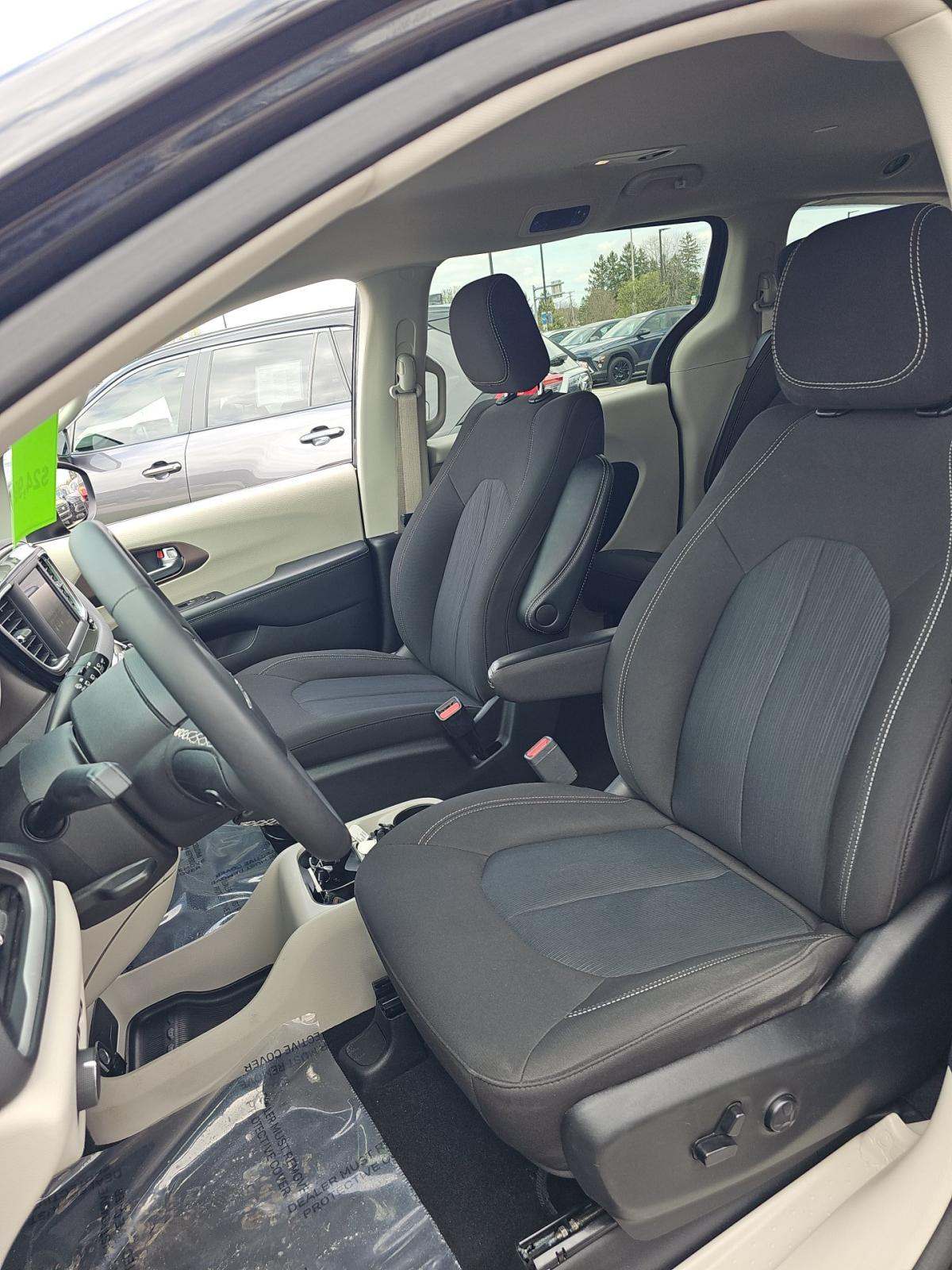 CHRYSLER VOYAGER - 6