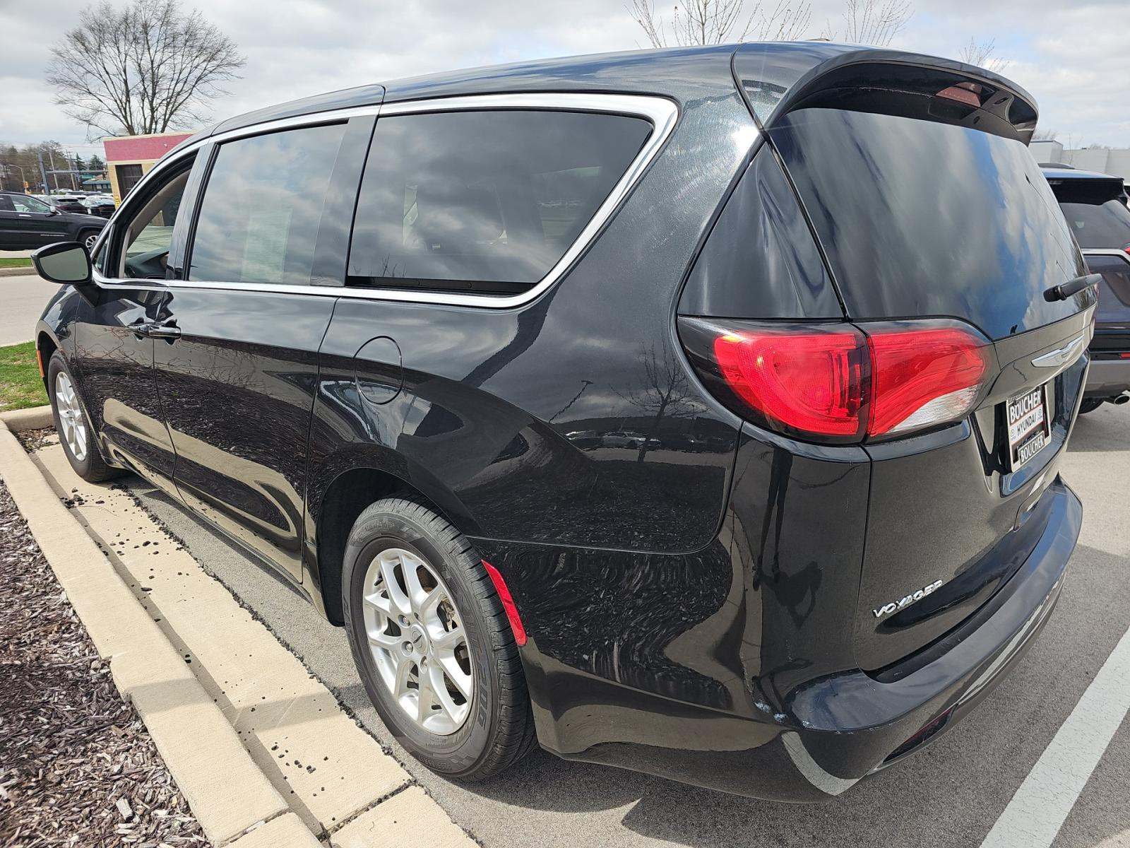 CHRYSLER VOYAGER - 2