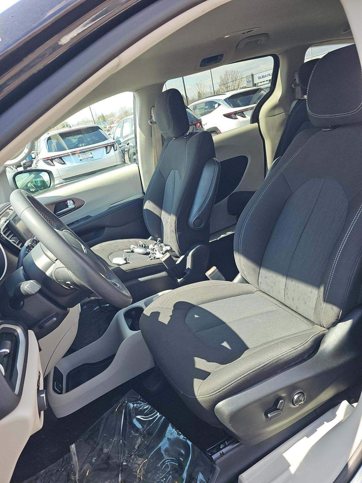CHRYSLER VOYAGER - 6