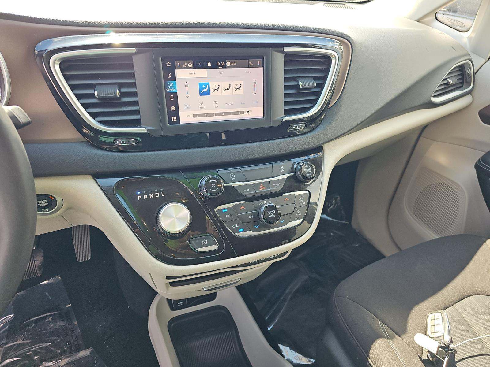 CHRYSLER VOYAGER - 10