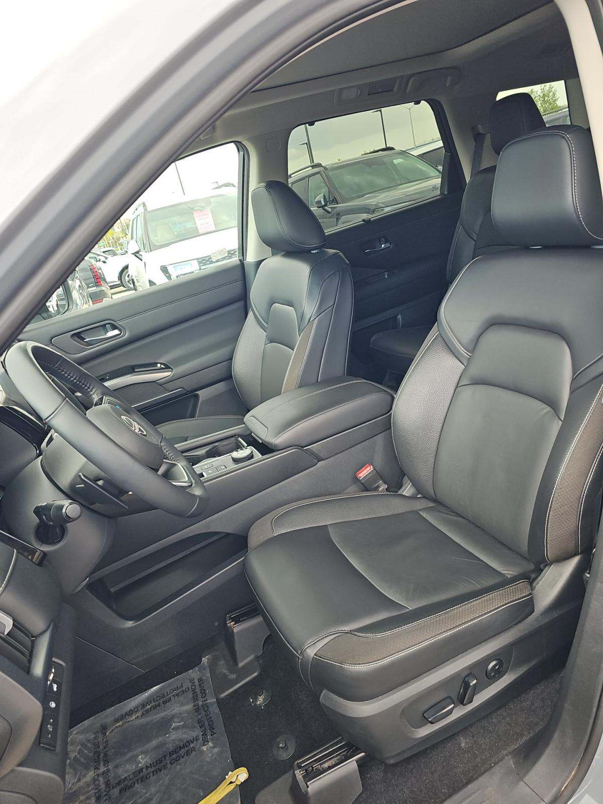 2022 Nissan Pathfinder SL AWD
